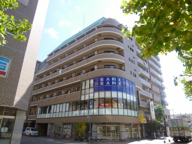 建物外観　安心のオートロック付きです☆