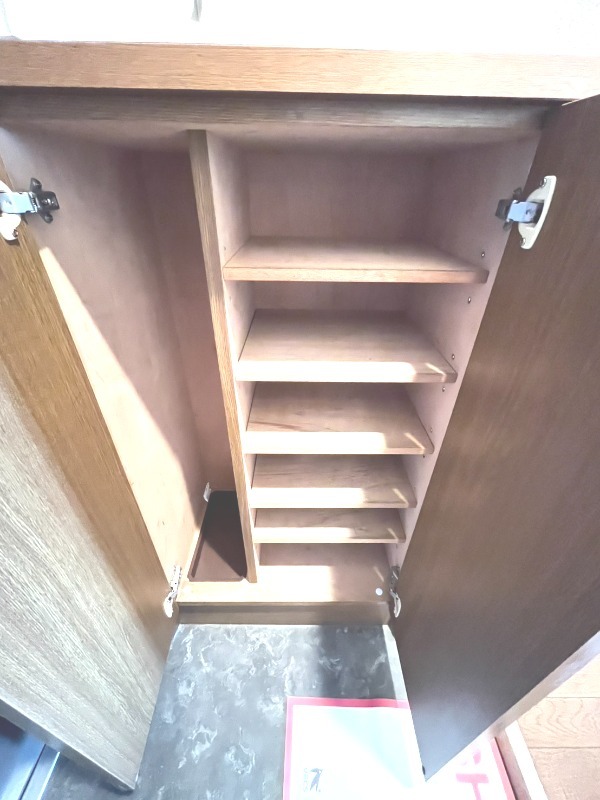 玄関　シューズＢＯＸ　別部屋参考写真です★現状優先