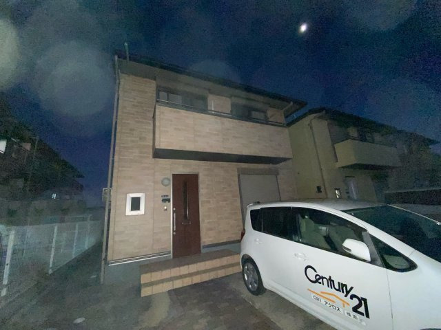 建物外観　駐車場2台付きの賃貸物件！