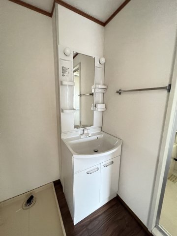 洗面設備　独立洗面台です。