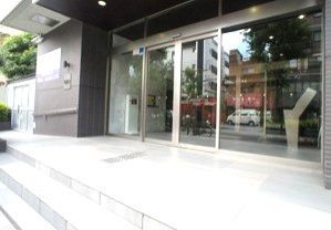 エントランス　ゆとりのあるエントランスです♪