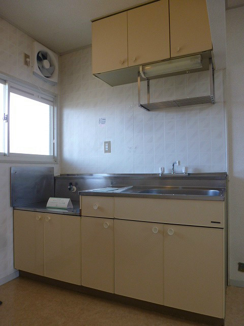 キッチン　写真は206号室です。（参考）