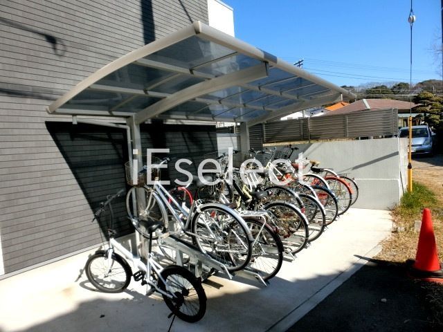 駐車場　敷地内駐輪場ございます。