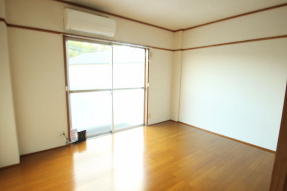 居室・リビング　※別部屋の写真です