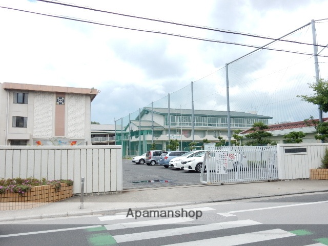 中学校　岡山市立石井中学校（中学校）まで366m