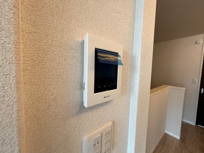 セキュリティ　ＴＶモニター付インターホンです。来客者の顔が見えるので安心！