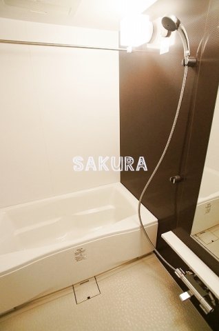 バス・シャワールーム　追い焚き・浴室乾燥機付き♪