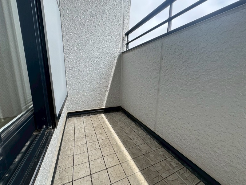 バルコニー　バルコニーが付いていますので一息ついてみてはいかがですか。