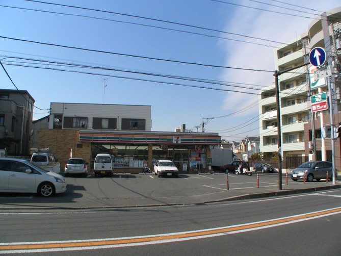 コンビニ　セブンイレブン 藤沢片瀬海岸1丁目店（コンビニ）まで56m