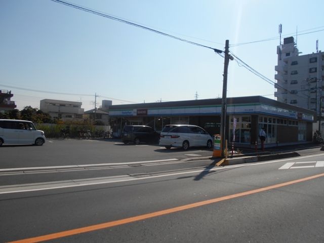 コンビニ　ファミリーマートプラスカスミ上青木店（コンビニ）まで2022m