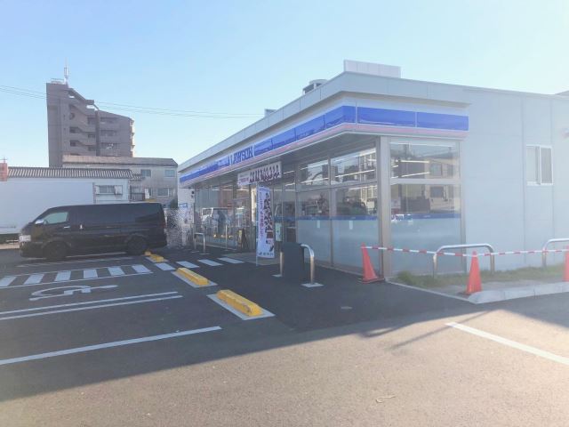コンビニ　ローソン（コンビニ）まで340m
