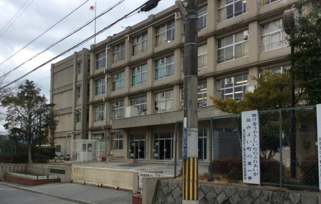 中学校　大津市立瀬田北中学校（中学校）まで1268m