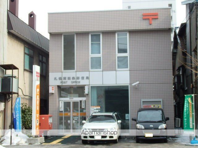 郵便局　札幌南四条郵便局（郵便局）まで182m