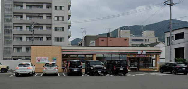 コンビニ　セブンイレブン札幌南14条西15丁目店（コンビニ）まで295m