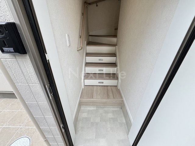 アピチェ西調布の玄関写真
