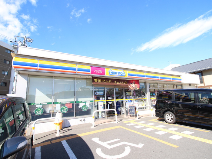 コンビニ　ミニストップ 富士見鶴瀬西店（コンビニ）まで140m
