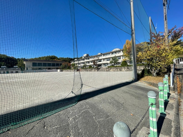 中学校　朝日町立朝日中学校（中学校）まで783m