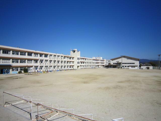 小学校　大津市立晴嵐小学校（小学校）まで942m