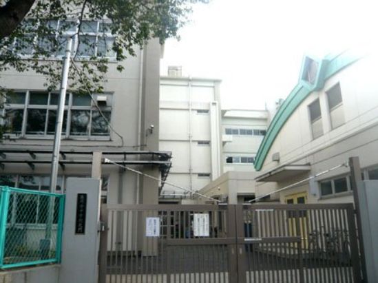 小学校　墨田区立柳島小学校（小学校）まで306m