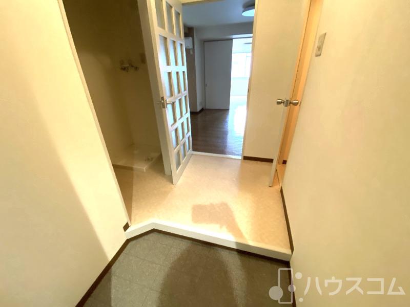 玄関　玄関を一歩入ると・・・こんな感じです。