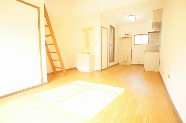 シティベール古賀の居間写真
