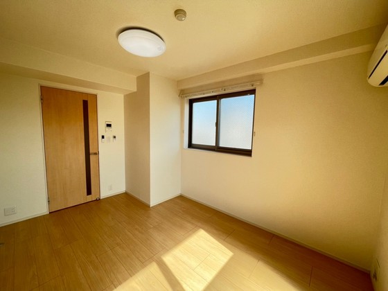 居室・リビング　※別部屋の写真です
