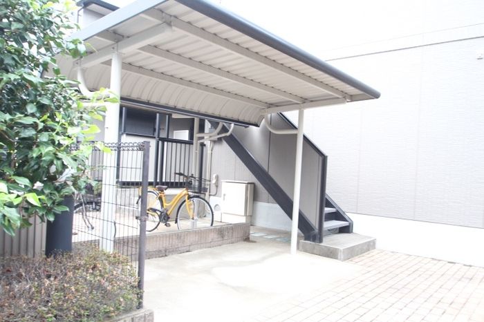 その他共有部分　雨の日でも安心駐輪場です☆