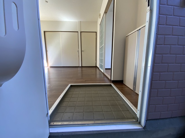 サンライフ秋谷の玄関写真