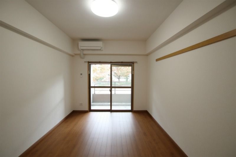 地下鉄箱崎線 呉服町駅 徒歩5分 11階建 築20年の居間写真