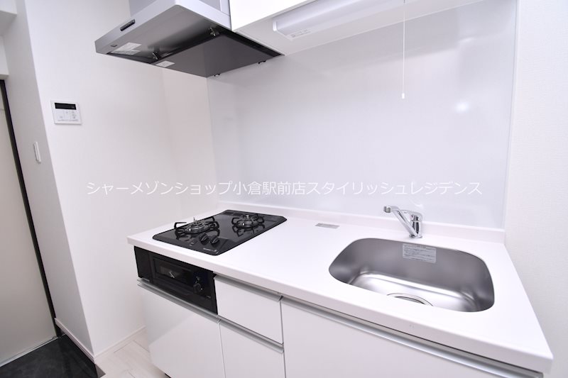 キッチン　床・建具・アクセントクロス等は階数により異なる為、現況を優先