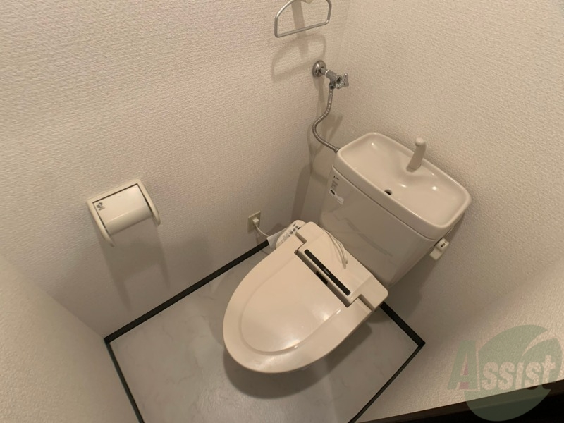 トイレ　こちらはトイレです。清潔感があり、安心して使用できます。