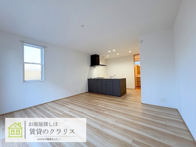 フォレストメゾン梅小路の居間写真