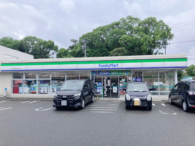 コンビニ　ファミリーマート小倉中吉田六丁目店（コンビニ）まで504m