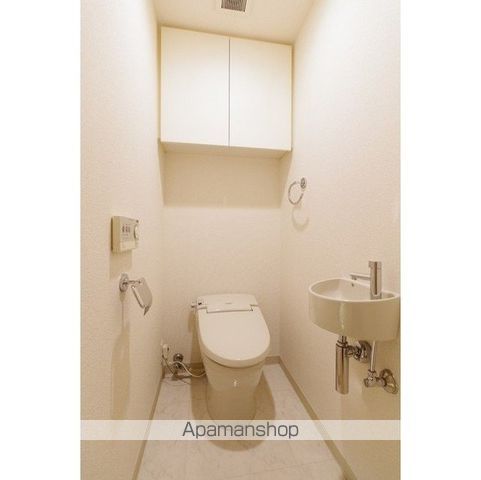 都営三田線 御成門駅 徒歩4分 12階建 築23年のトイレ写真