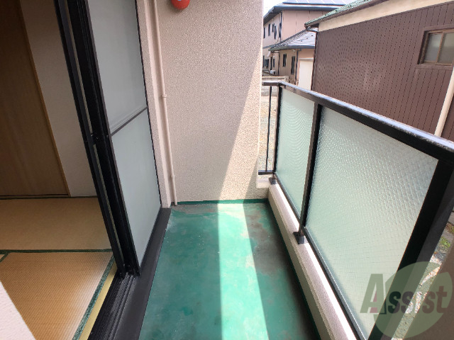 バルコニー　お天気のいい日はバルコニーで洗濯物も干せますよ。