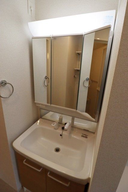洗面設備　★洗面化粧台つきです★