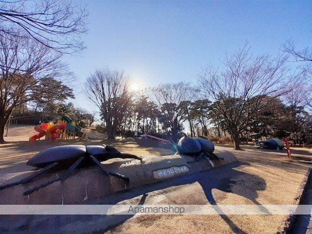 公園　華蔵寺公園（公園）まで2000m