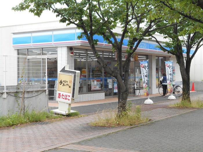 コンビニ　ローソン（コンビニ）まで161m