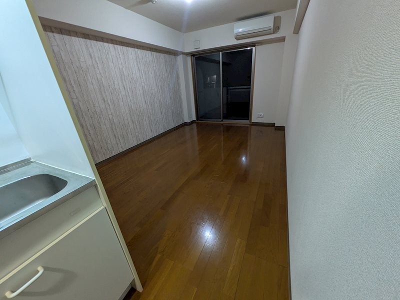 居室・リビング　同建物別号室の室内写真です。(206号室)