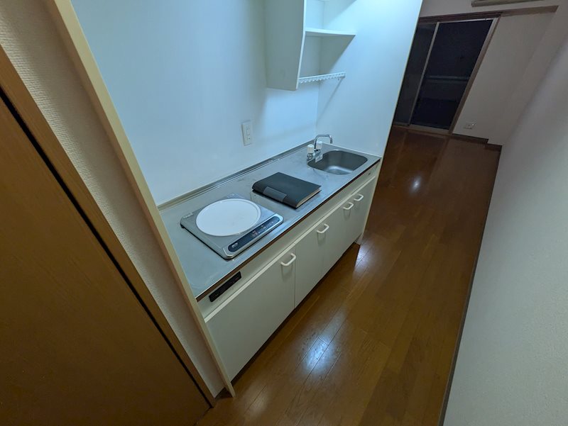 キッチン　同建物別号室の室内写真です。(206号室)とは異なります）
