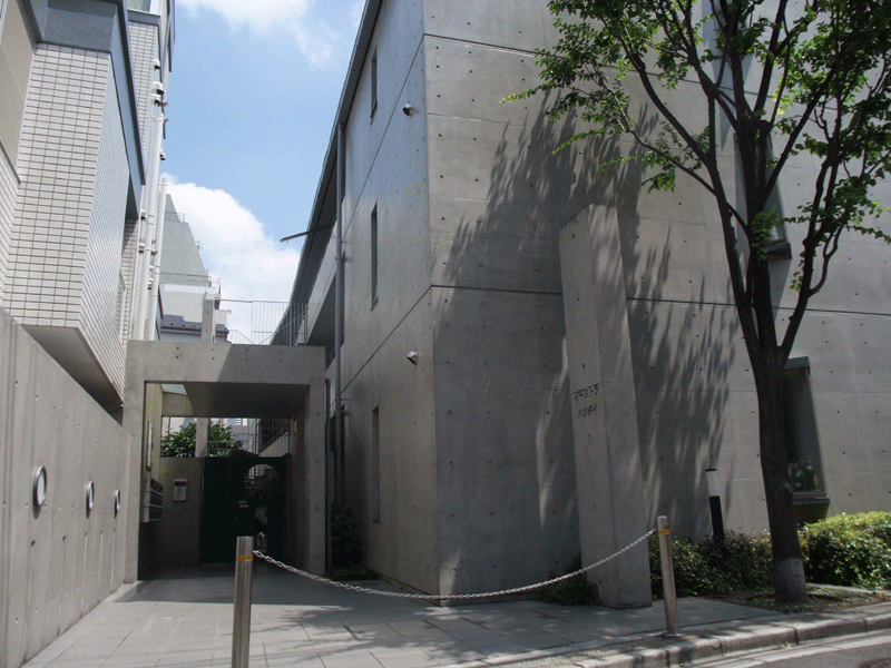 イーストラハツダイ