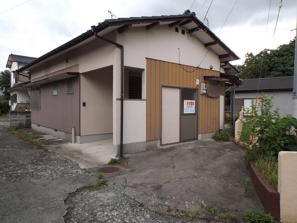 立願寺借家の建物外観