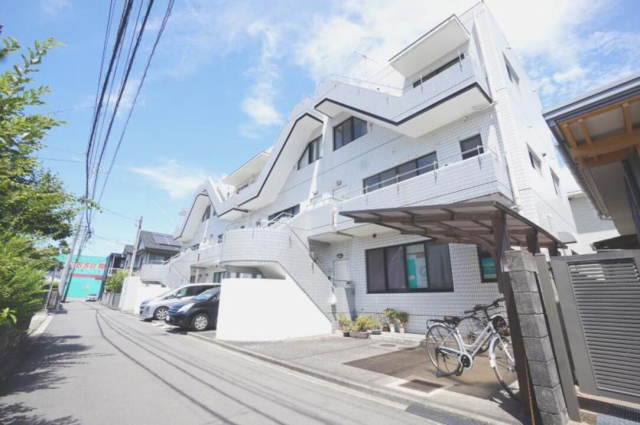 松山市辻町のマンションの建物外観