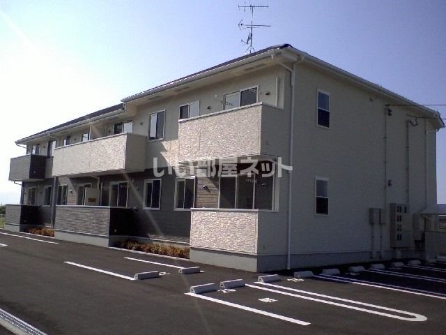 愛媛県西条市飯岡（アパート）の賃貸物件の外観