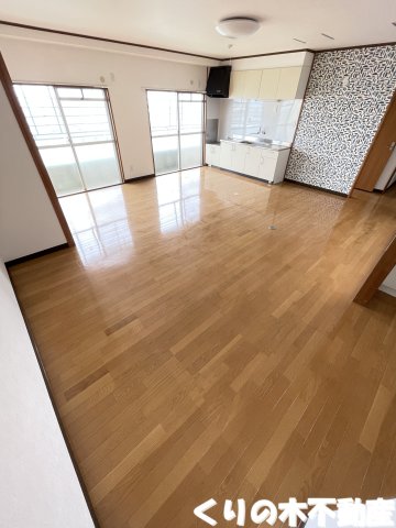 居室・リビング　こちらの居間で趣味の時間をお楽しみください