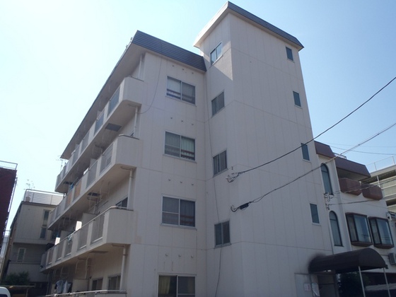 広島市南区皆実町のマンションの建物外観