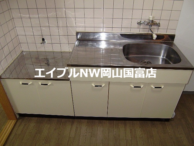 キッチン　同タイプのお部屋です