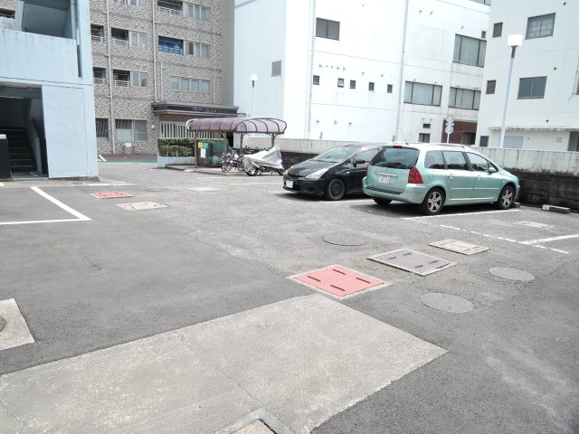【ビジネスマンション太平洋の駐車場】