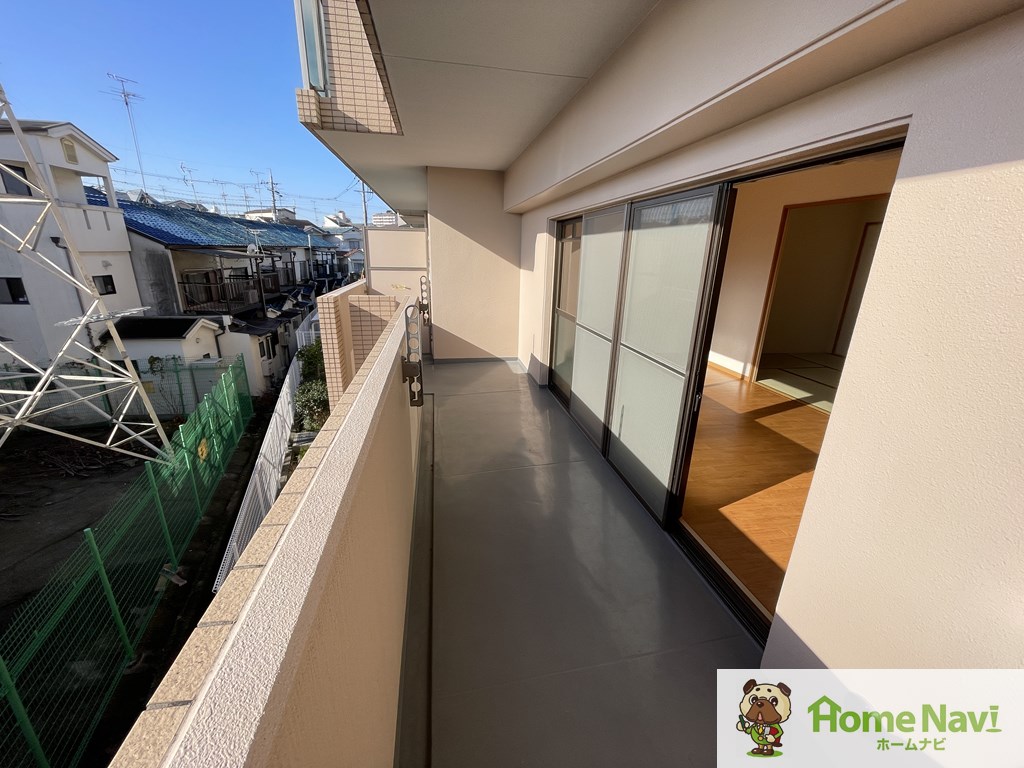 バルコニー　南向きで日当たり良好です。