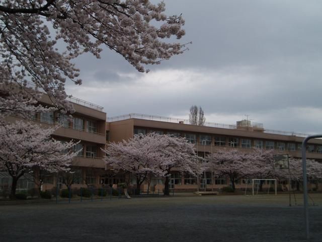 【青梅市今井のアパートの小学校】